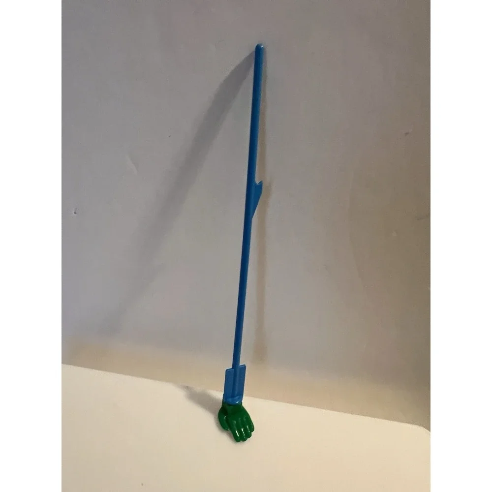 MILTON BRADLEY MOUSE TRAP Green Hand on Blue‎ Stick Replacement Pieces 1994